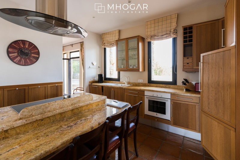 Rústica Elegancia - Casa de Campo a la venta en Benissa!